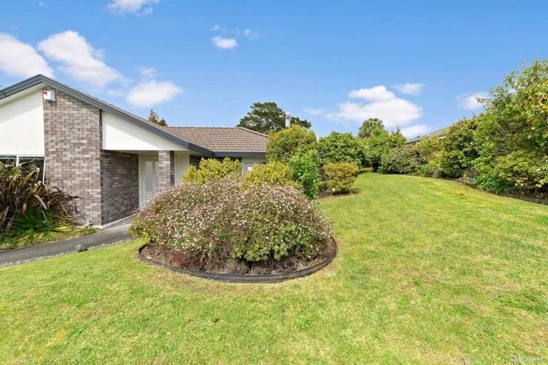Photo of property in 11 Owl Court, Unsworth Heights, Auckland, 0632
