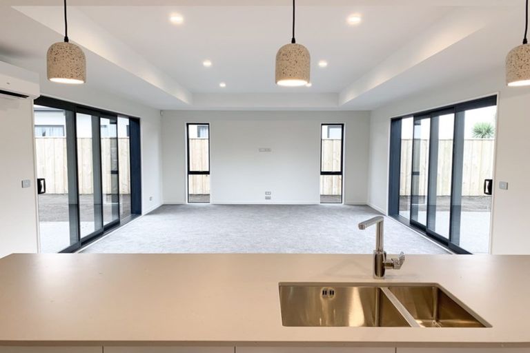 Photo of property in 10 Pegasus Main Street, Pegasus, 7612