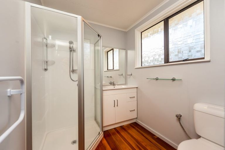 Photo of property in 5 Johnston Road, Mount Wellington, Auckland, 1060