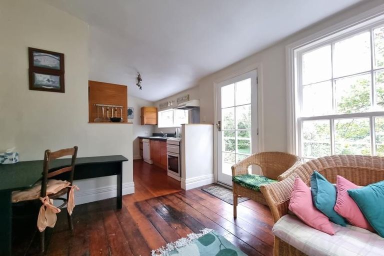 Photo of property in 37 Glenbervie Terrace, Thorndon, Wellington, 6011