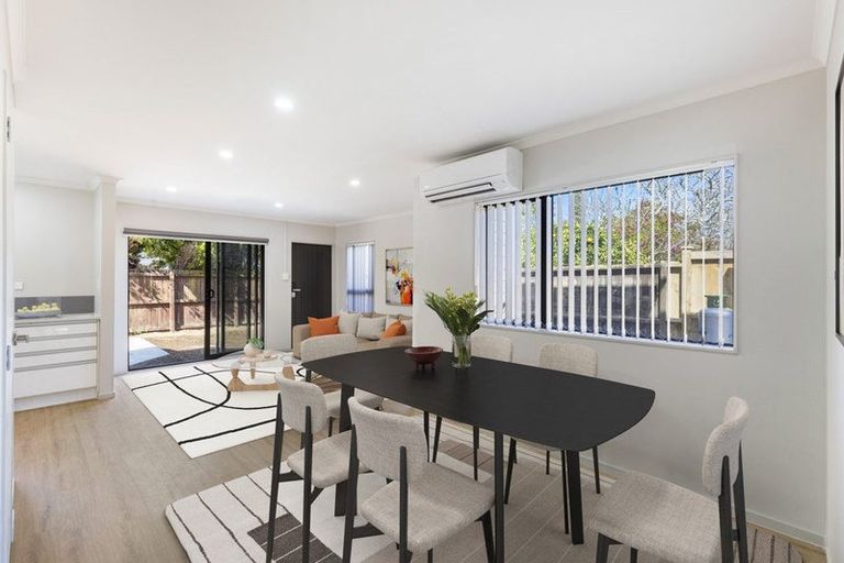 Photo of property in 89d Cascades Road, Pakuranga Heights, Auckland, 2010