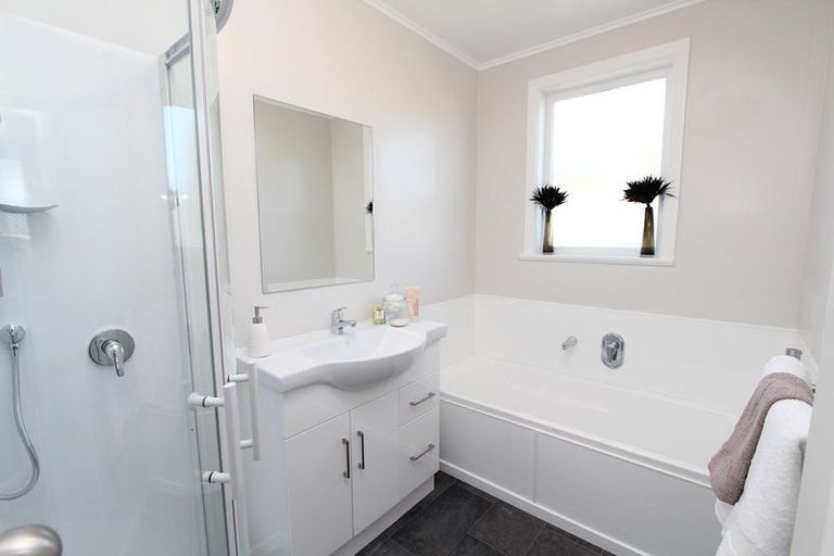 Photo of property in 6 Fawn Street, Cannons Creek, Porirua, 5024