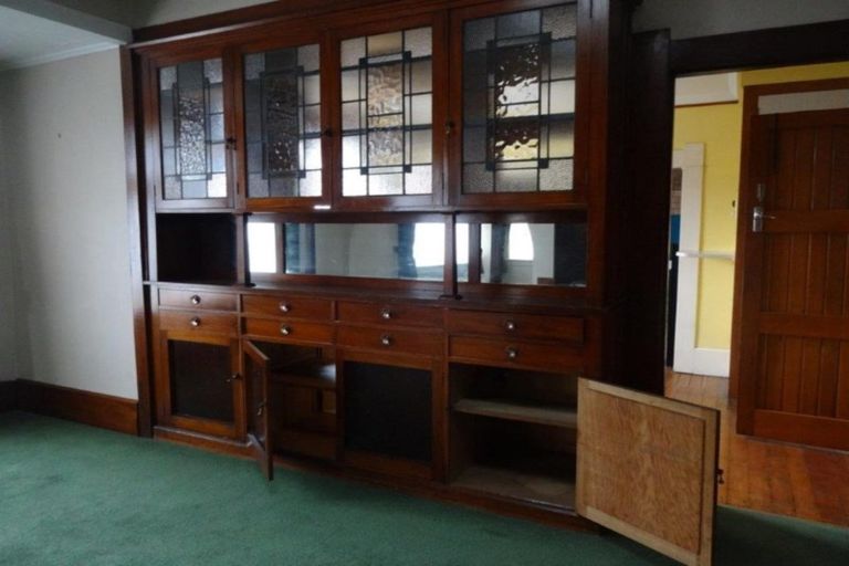 Photo of property in 90 Russell Street, Westport, 7825