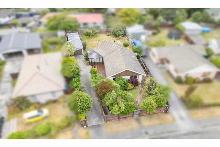 Photo of property in 66 Oakley Crescent, Hornby, Christchurch, 8042