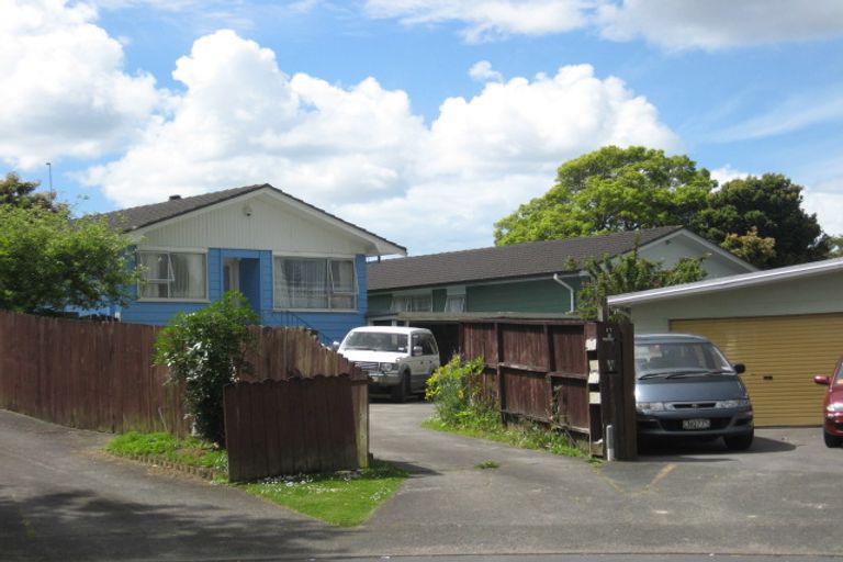 Photo of property in 2/17 Carter Place, Manurewa, Auckland, 2102