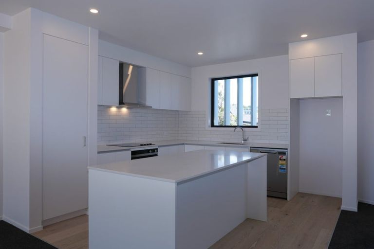 Photo of property in 43 Kamahi Place, Paraparaumu, 5032