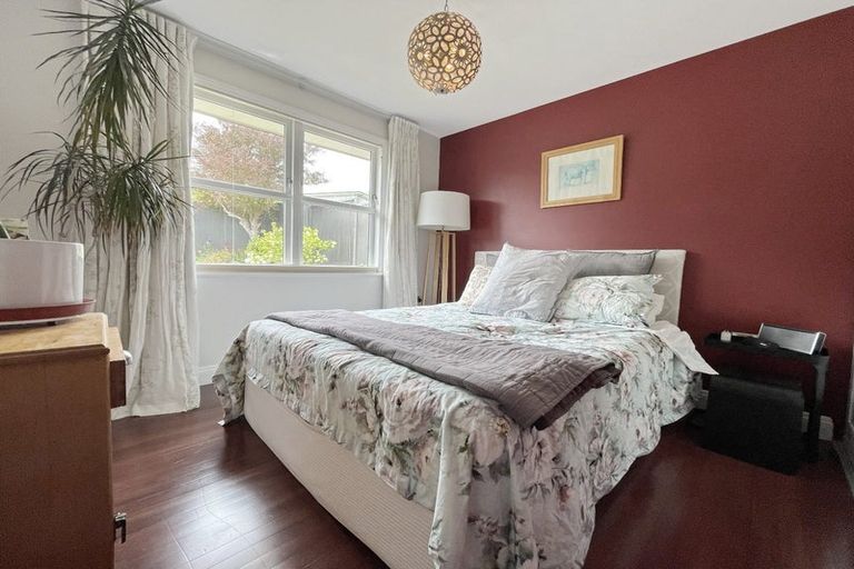 Photo of property in 95 Beazley Avenue, Paparangi, Wellington, 6037