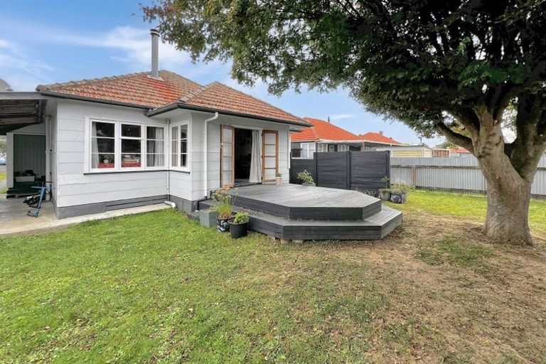 Photo of property in 10 Victor Street, Dannevirke, 4930