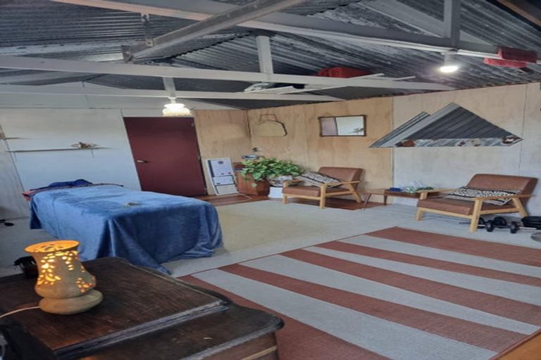 Photo of property in 69 Domett Street, Opunake, 4616