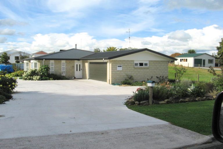Photo of property in 14 Oxford Street, Tirau, 3410