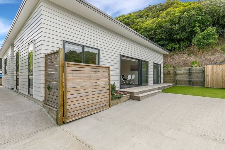 Photo of property in 104 Rangituhi Crescent, Takapuwahia, Porirua, 5022