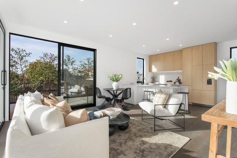 Photo of property in 2/37 Repton Street, Merivale, Christchurch, 8014