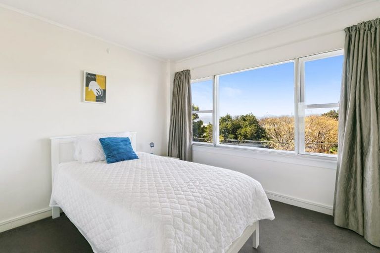 Photo of property in Newman Court Apartments, 2 Newman Terrace, Thorndon, Wellington, 6011