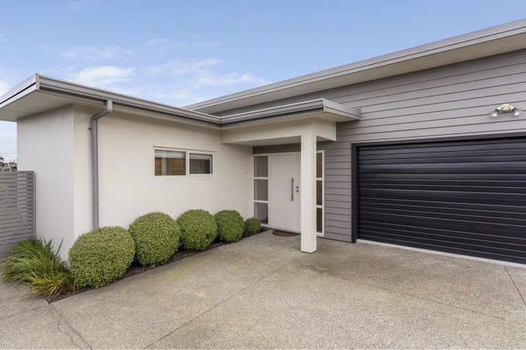 Photo of property in 9 Silicon Way, Fitzherbert, Palmerston North, 4410