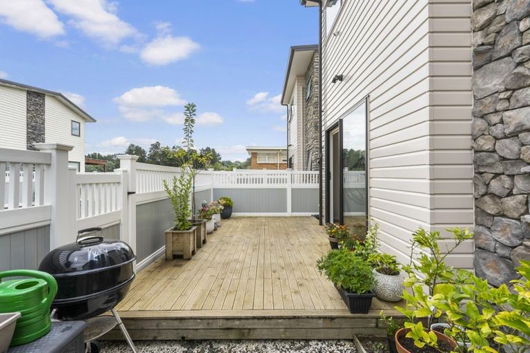 Photo of property in 2/7 Wastney Road, Alfriston, Auckland, 2105