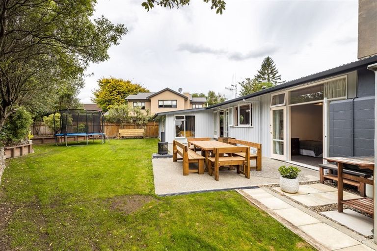 Photo of property in 8 Woodstock Place, Hokowhitu, Palmerston North, 4410