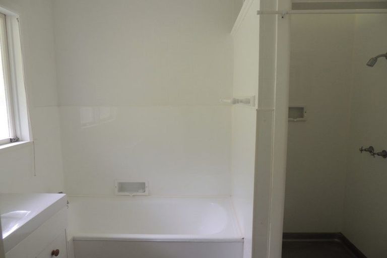 Photo of property in 1a Enfield Road, Hospital Hill, Napier, 4110