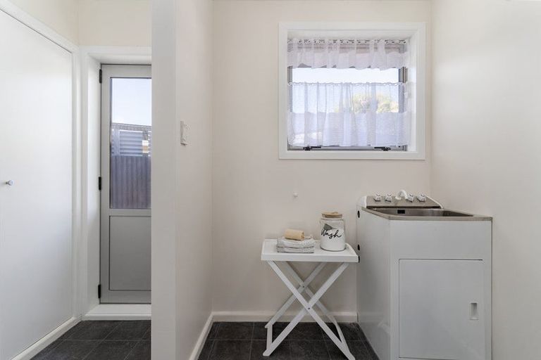 Photo of property in 379 Yaldhurst Road, Russley, Christchurch, 8042