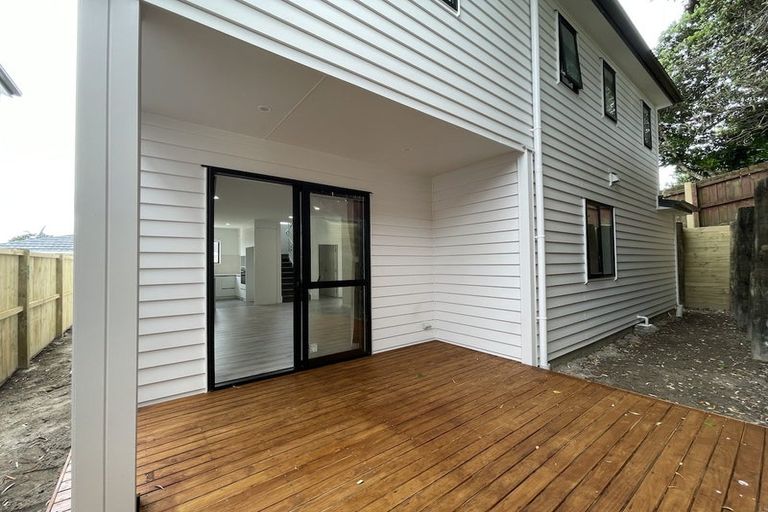 Photo of property in 39a Ennis Avenue, Pakuranga Heights, Auckland, 2010