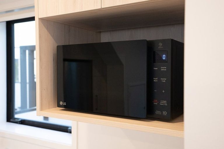 Photo of property in 2/182 Cambridge Terrace, Fairfield, Lower Hutt, 5011