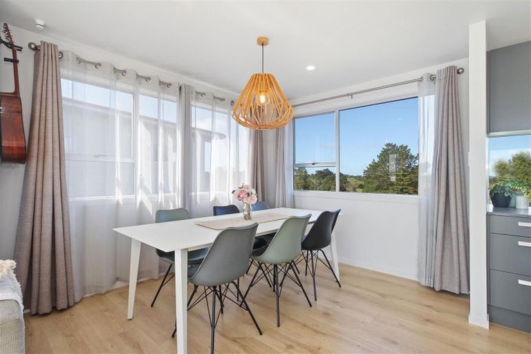 Photo of property in 172 Torkar Road, Clarks Beach, 2122