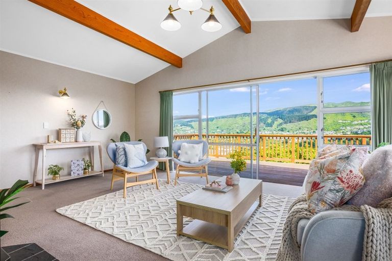 Photo of property in 10 Spicer Place, Tawa, Wellington, 5028