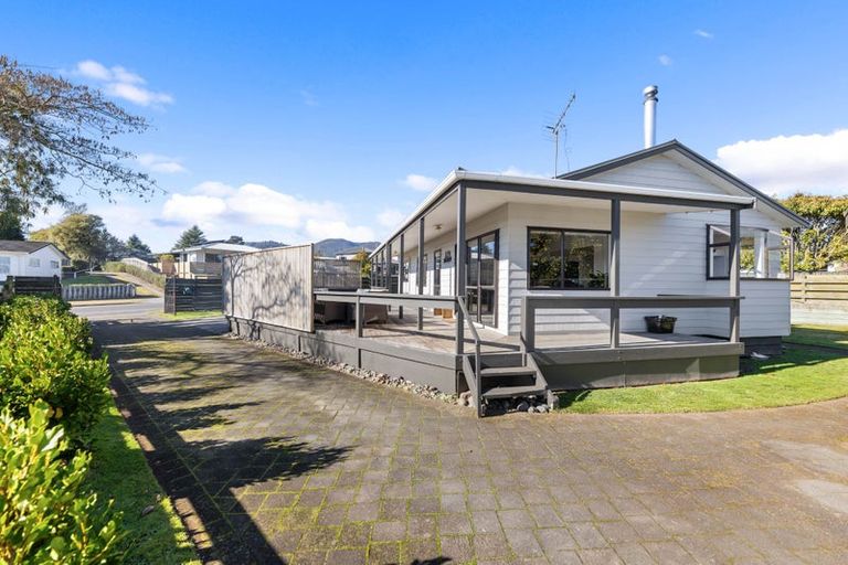 Photo of property in 17 Kiddle Drive, Hilltop, Taupo, 3330