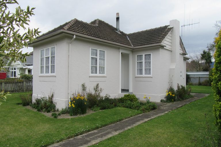 Photo of property in 2 Belt Street, Waimate, 7924