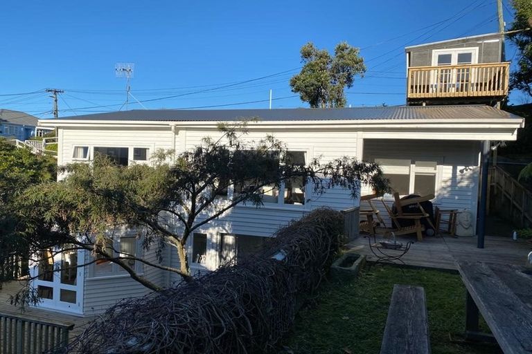 Photo of property in 100 Farnham Street, Mornington, Wellington, 6021