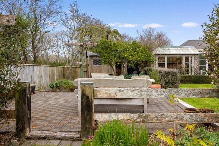 Photo of property in 5 Bosworth Street, Egmont Village, 4372