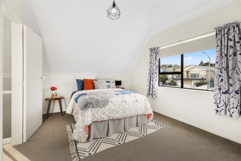 Photo of property in Main Road, Titahi Bay, Porirua, 5022