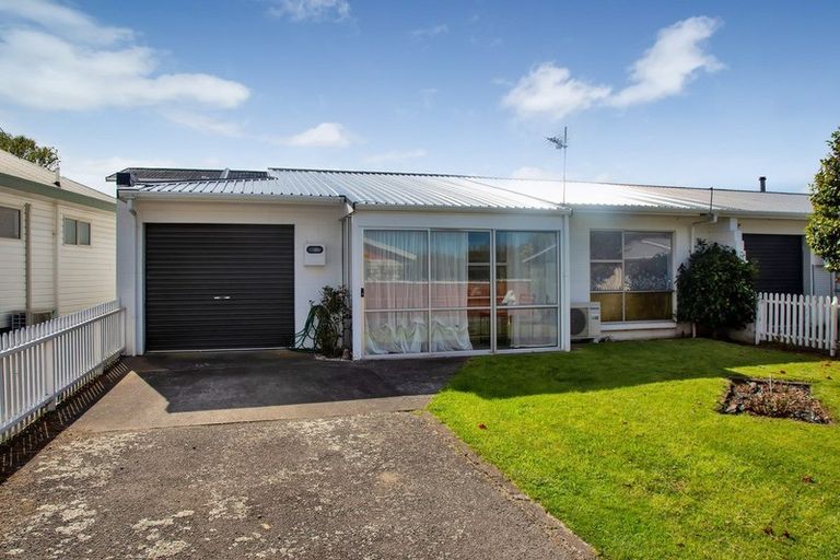Photo of property in 59 Murray Avenue, Hawera, 4610