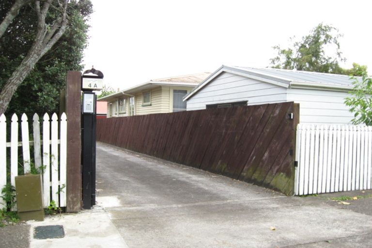 Photo of property in 2/4 Wallace Road, Mangere Bridge, Auckland, 2022