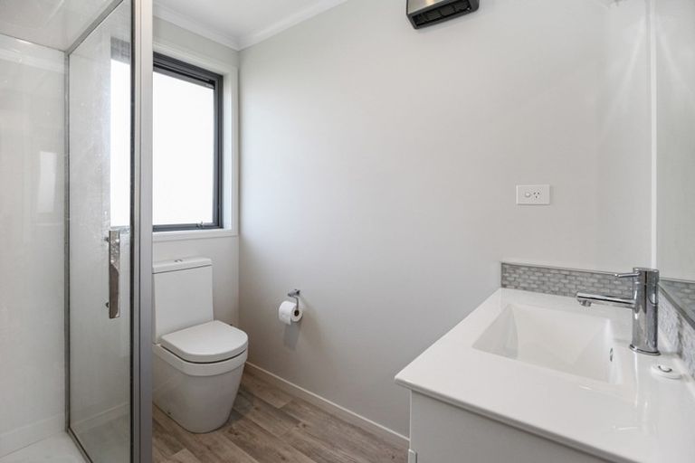 Photo of property in 17 Waratah Street, Avondale, Christchurch, 8061