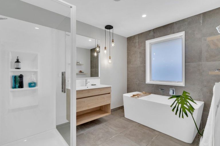 Photo of property in 70 Feist Street, Carterton, 5713