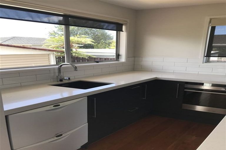 Photo of property in 51 Reelick Avenue, Pakuranga Heights, Auckland, 2010