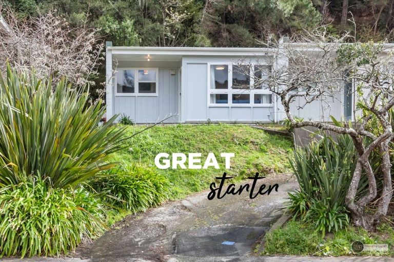 Photo of property in 1/26 Deller Grove, Silverstream, Upper Hutt, 5019