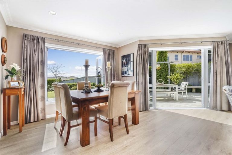 Photo of property in 2 Gibbston Close, Huntington, Hamilton, 3210