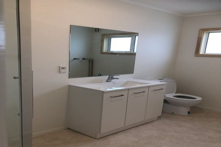 Photo of property in 2/42 Montreal Grove, Kingston, Wellington, 6021