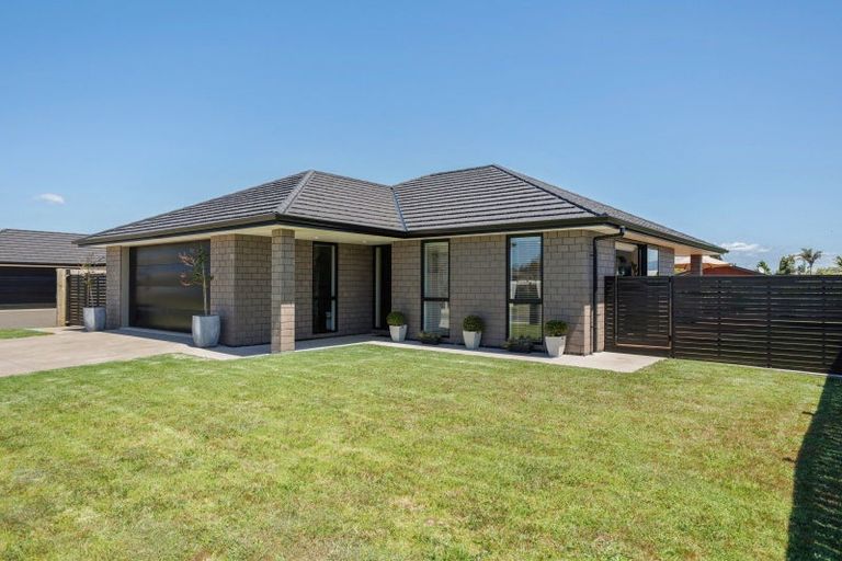Photo of property in 19 Palm Drive, Whitianga, 3510