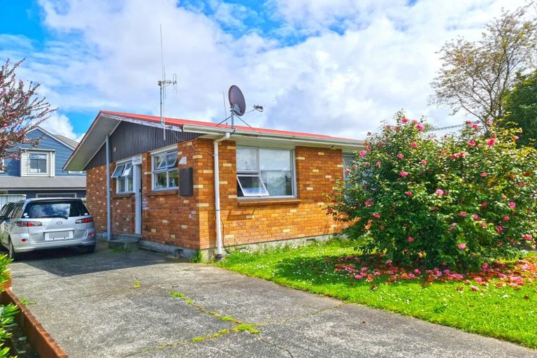 Photo of property in 42 Marne Street, Hokowhitu, Palmerston North, 4410