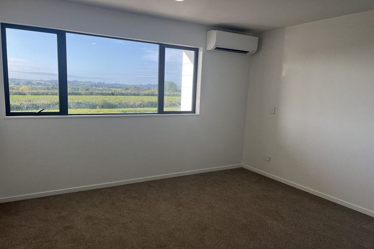 Photo of property in 9 Mataitai Road, Hobsonville, Auckland, 0618