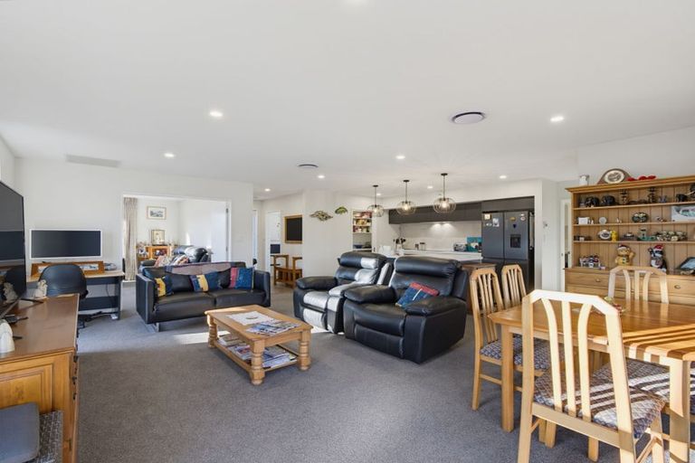 Photo of property in 52 Hilton Drive, Amberley, 7410