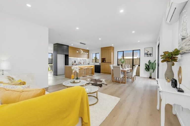 Photo of property in 35 Kaitiaki Drive, Clarks Beach, 2122