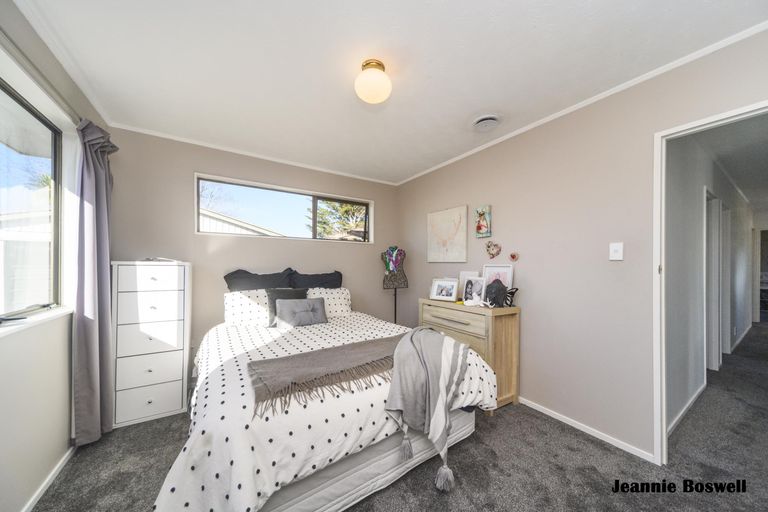 Photo of property in 34 Dahlstrom Grove, Kelvin Grove, Palmerston North, 4414