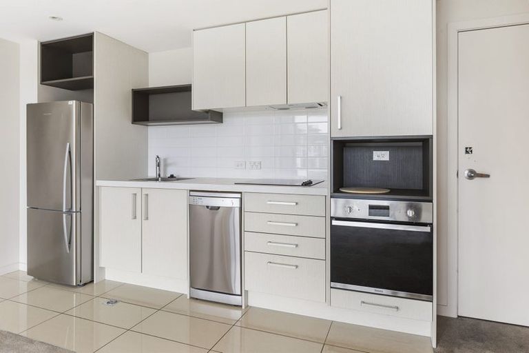 Photo of property in Nouvo Apartments, 4e/21 Rugby Street, Mount Cook, Wellington, 6021