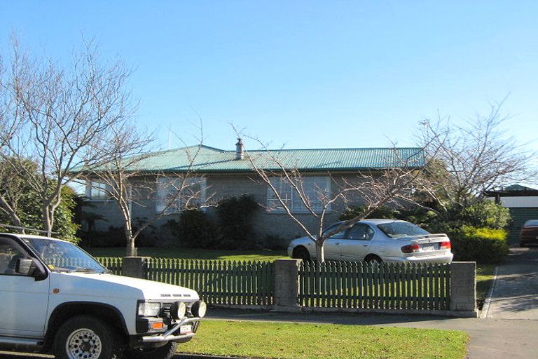 Photo of property in 88a Warren Crescent, Hillmorton, Christchurch, 8025