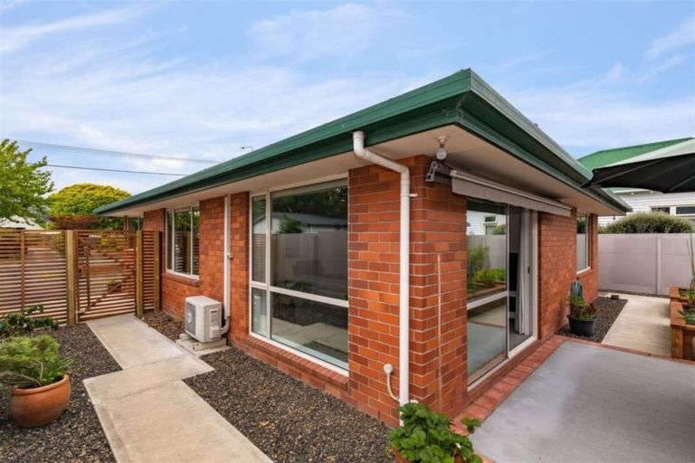 Photo of property in 105 Somerfield Street, Somerfield, Christchurch, 8024