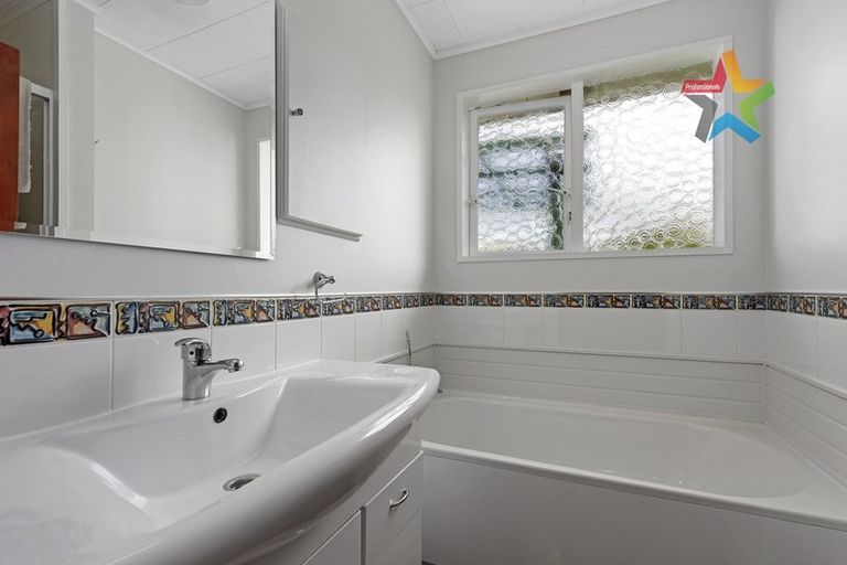 Photo of property in 63 Waipounamu Drive, Kelson, Lower Hutt, 5010