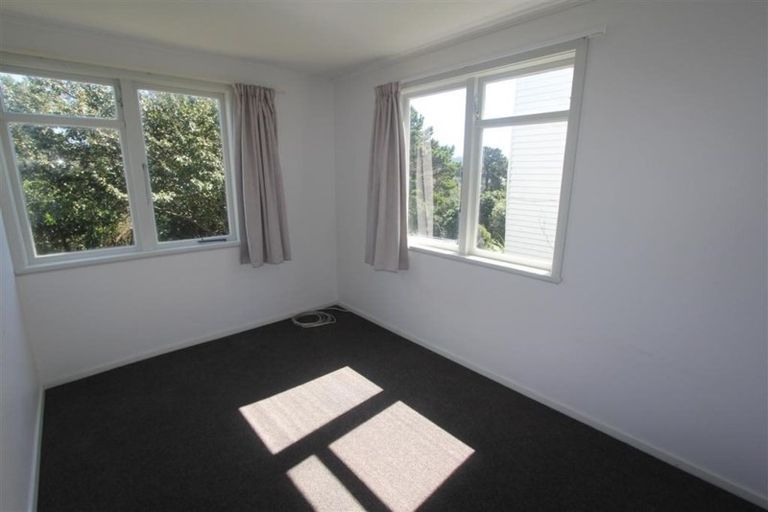 Photo of property in 46 Hereford Street, Cannons Creek, Porirua, 5024
